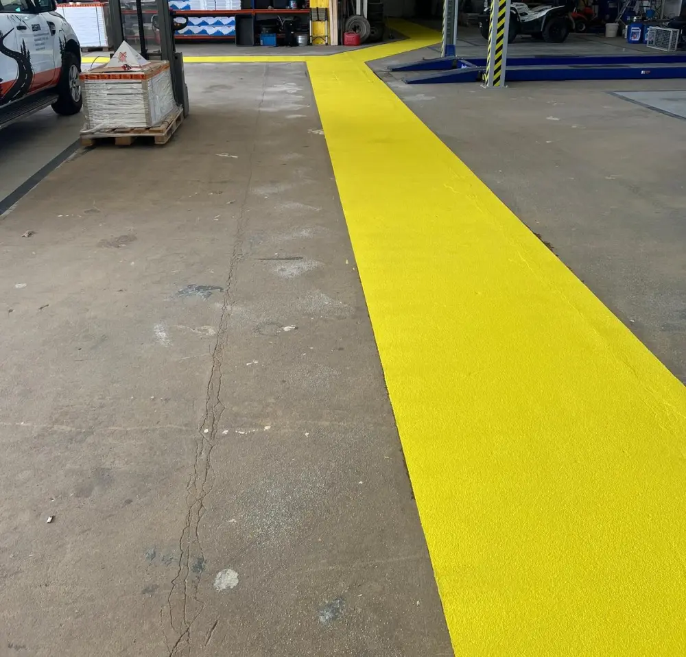 Detailansicht Rollplastikmarkierung in einer Werkstatt